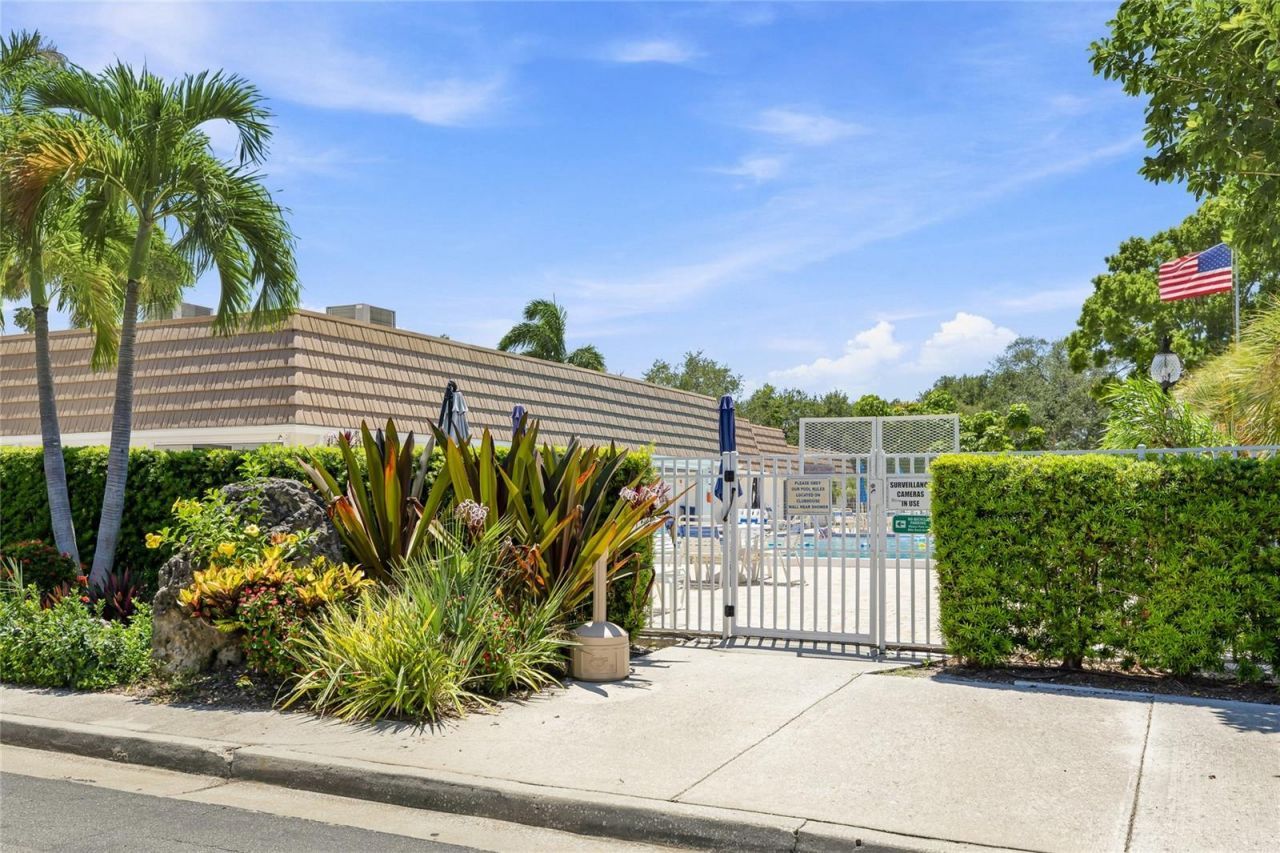 2327 Waterbluff Place, Unit V315, Sarasota, FL 34231 Photo