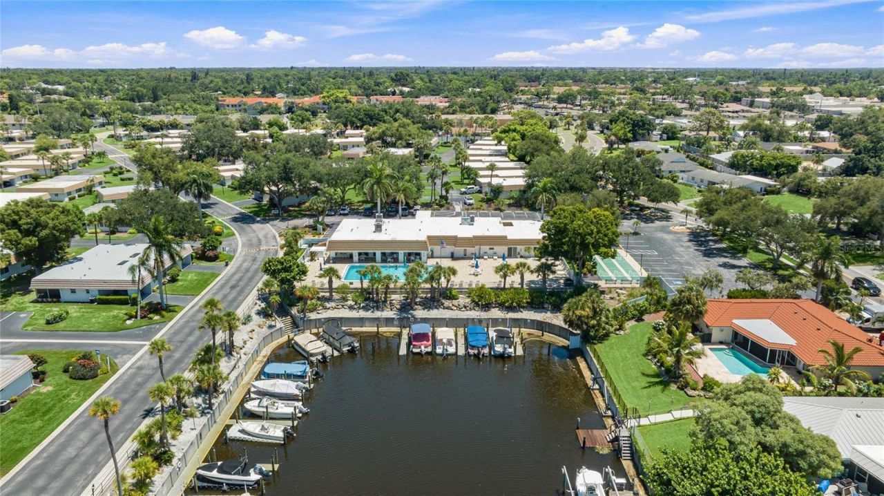 2327 Waterbluff Place, Unit V315, Sarasota, FL 34231 Photo