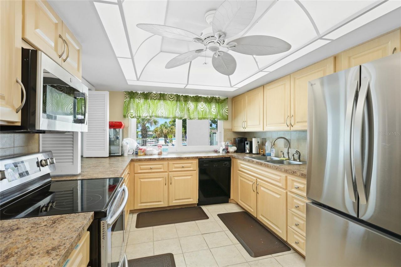 2327 Waterbluff Place, Unit V315, Sarasota, FL 34231 Photo