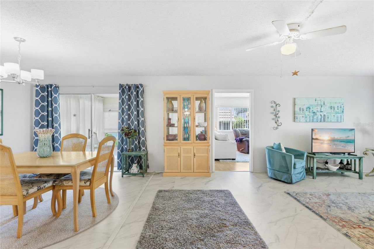 2327 Waterbluff Place, Unit V315, Sarasota, FL 34231 Photo