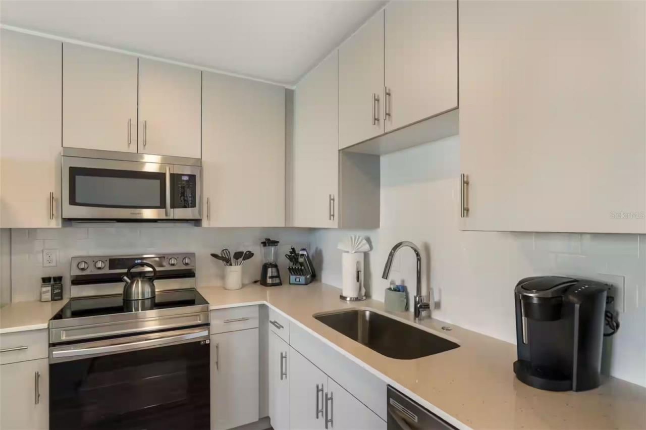 1703 N Tamiami Trail, Unit 210, Sarasota, FL 34234 Photo