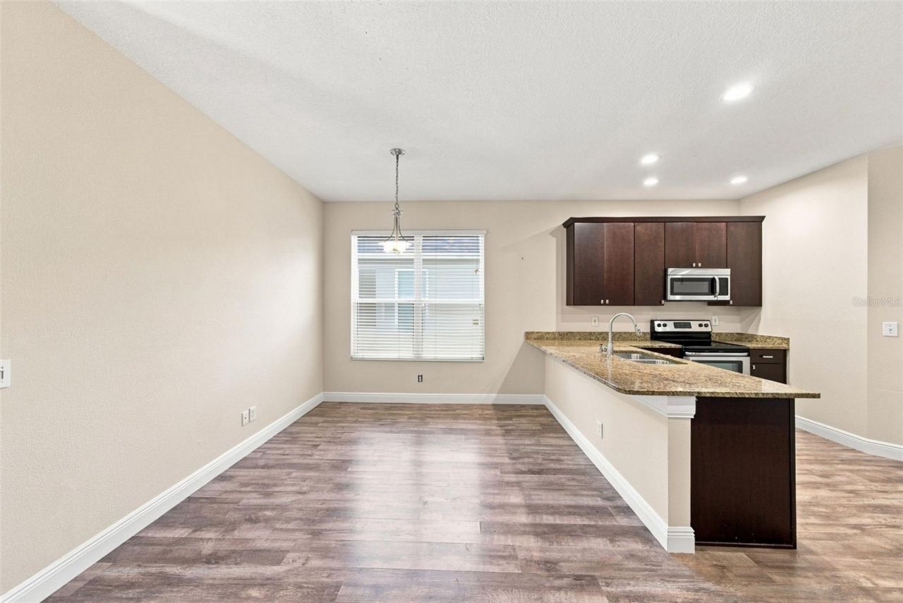 295 Londonderry Drive, Sarasota, FL 34240 Photo