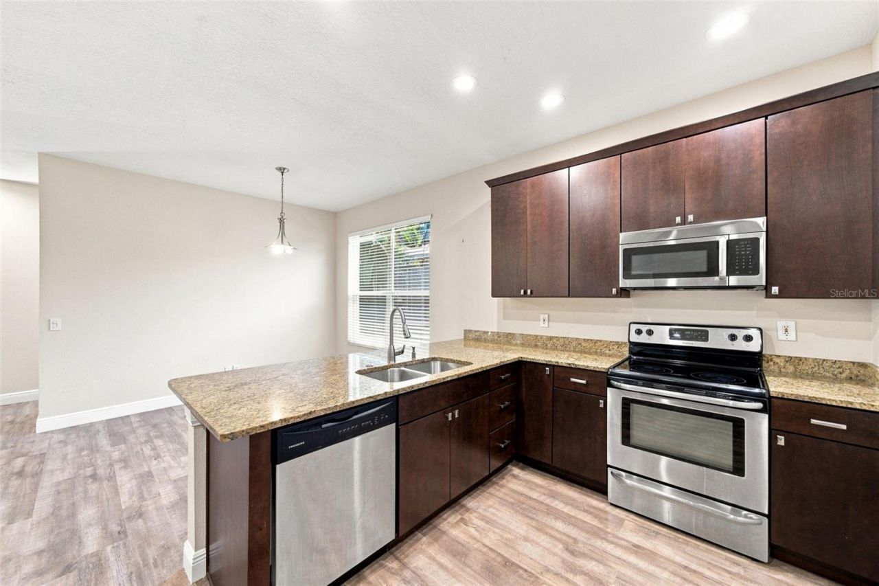 295 Londonderry Drive, Sarasota, FL 34240 Photo