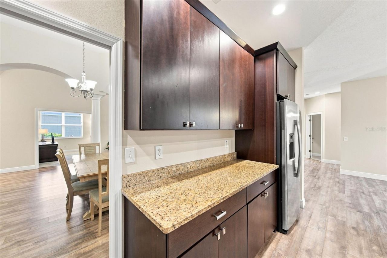 295 Londonderry Drive, Sarasota, FL 34240 Photo