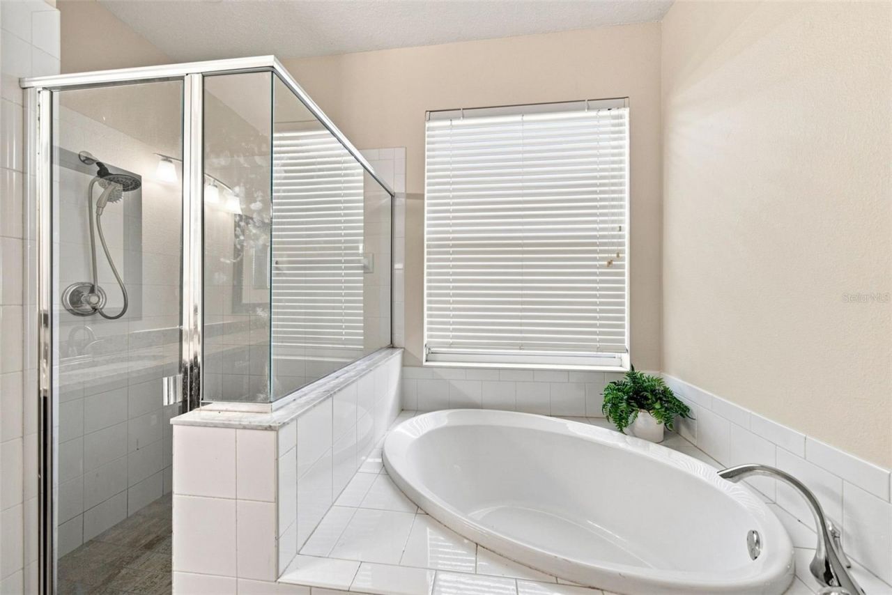 295 Londonderry Drive, Sarasota, FL 34240 Photo