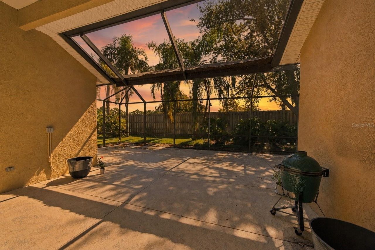 295 Londonderry Drive, Sarasota, FL 34240 Photo