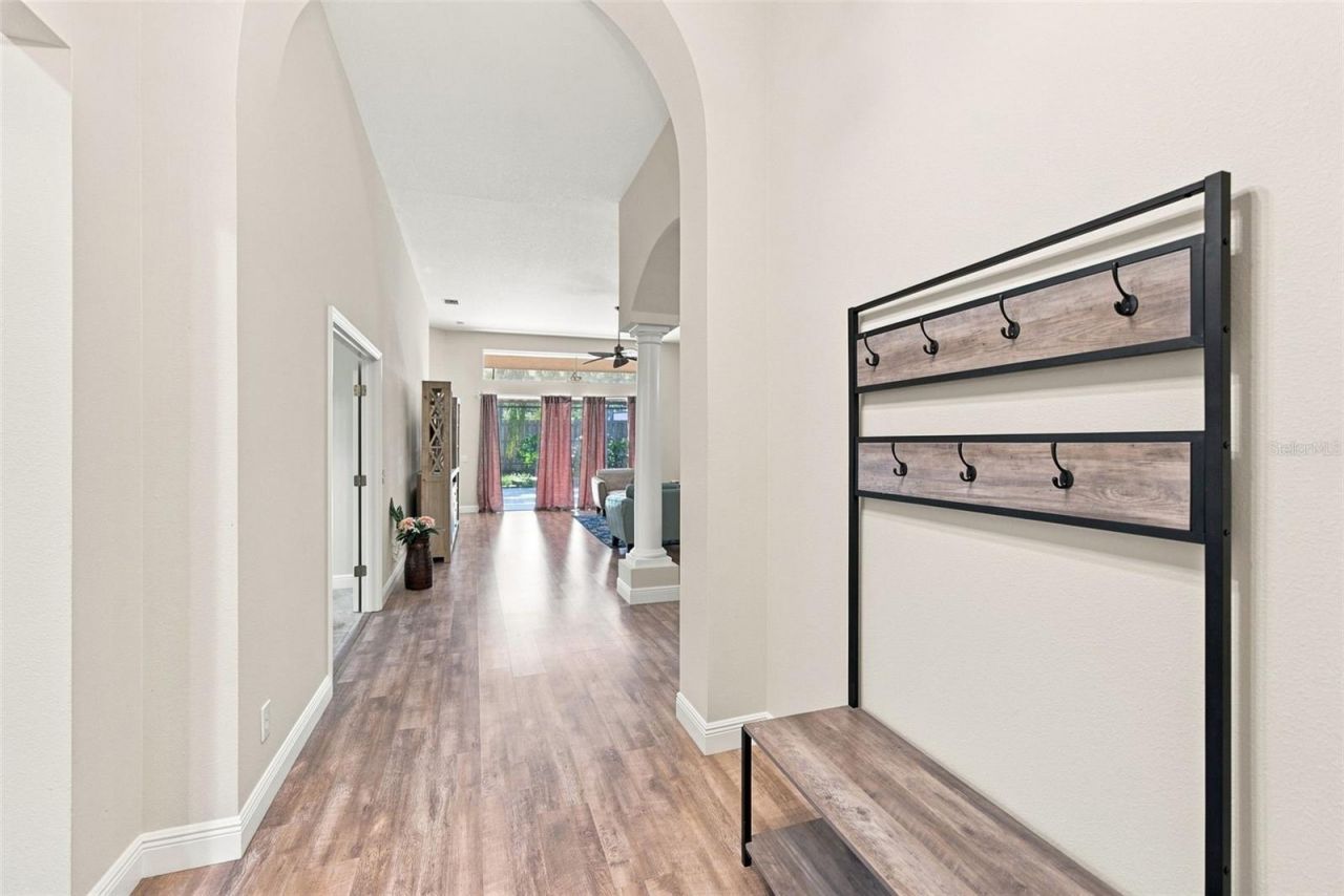 295 Londonderry Drive, Sarasota, FL 34240 Photo