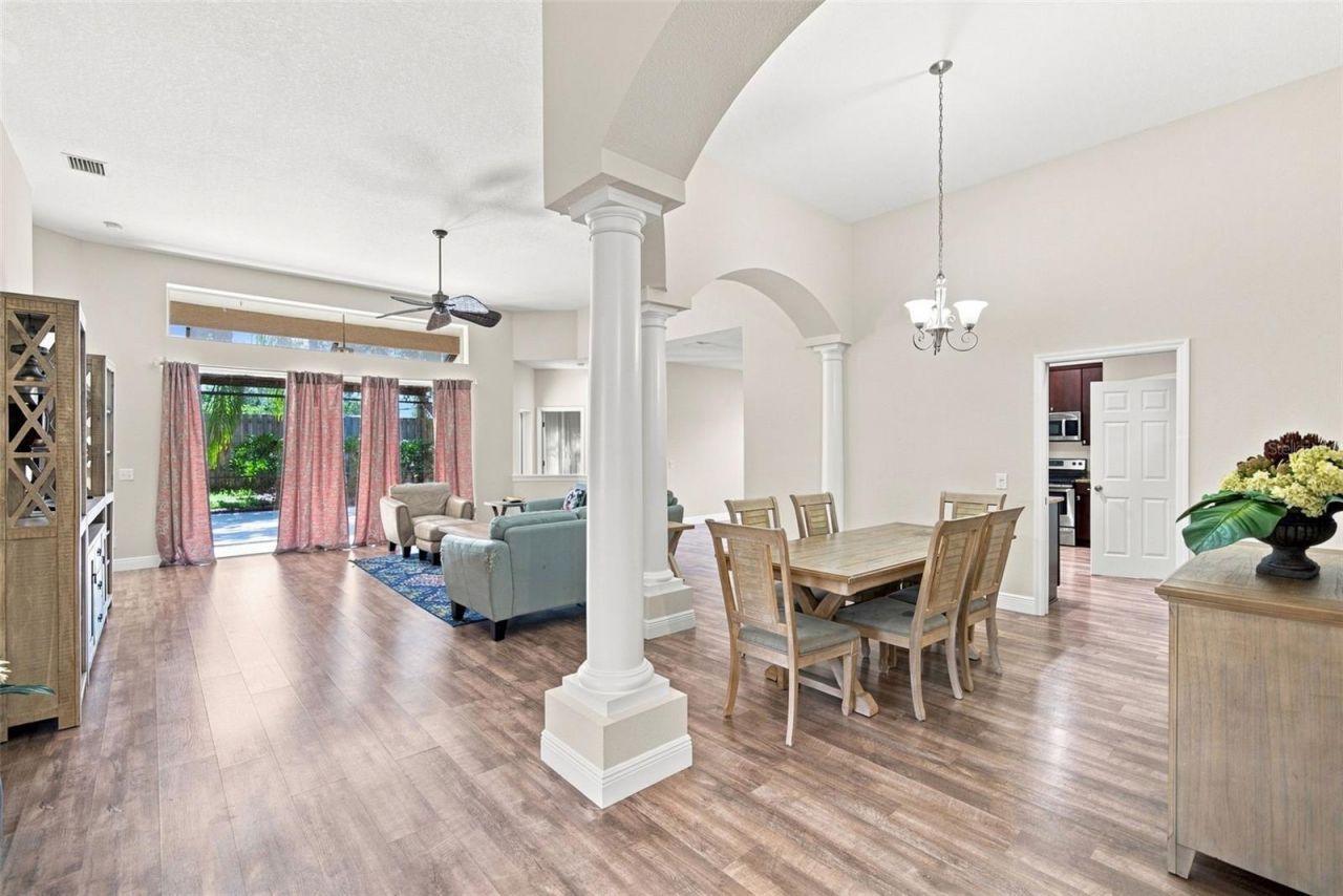 295 Londonderry Drive, Sarasota, FL 34240 Photo