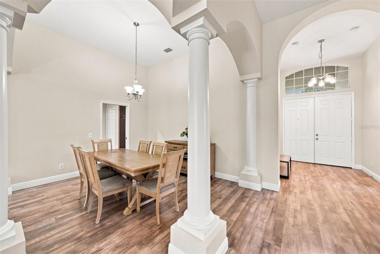 295 Londonderry Drive, Sarasota, FL 34240 Photo