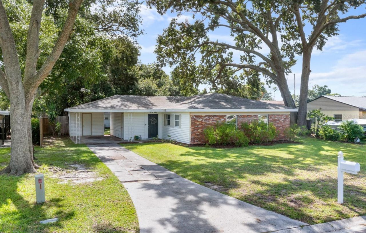 8013 Plantation Drive, Orlando, FL 32810 Main Photo