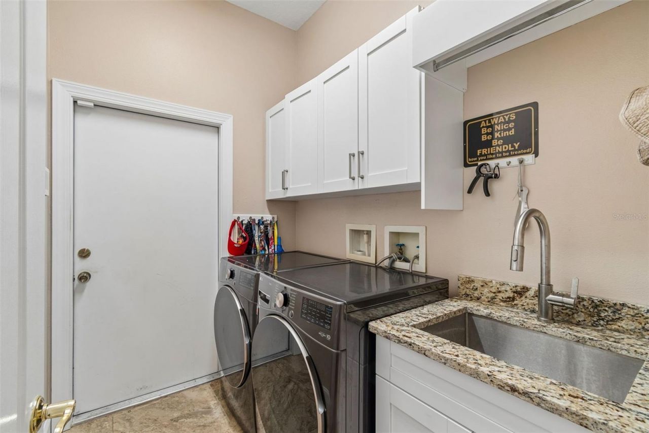 1021 Hagen Drive, New Port Richey, FL 34655 Photo