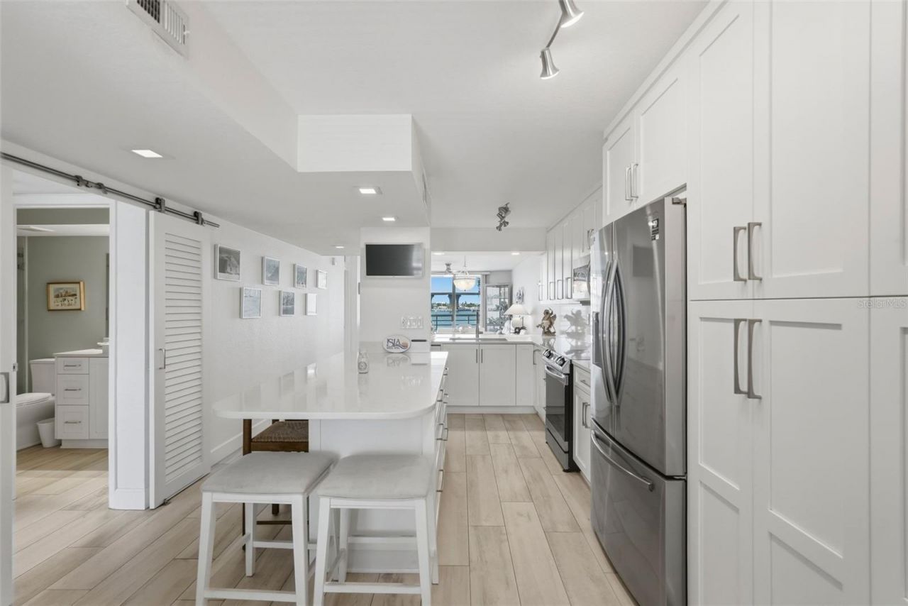6081 Bahia Del Mar Circle, Unit 251, Saint Petersburg, FL 33715 Photo