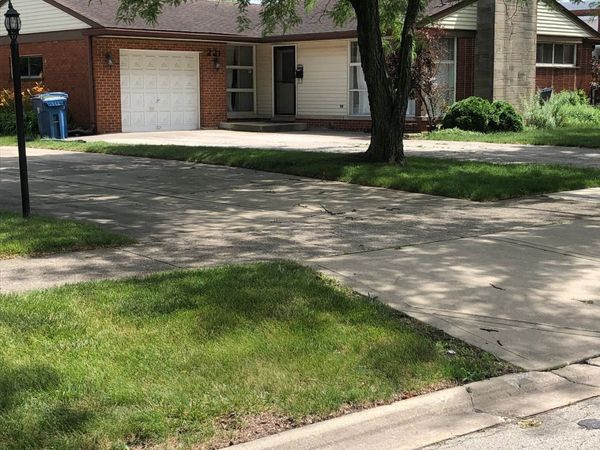 221 S Linden Avenue , Elmhurst, IL 60126