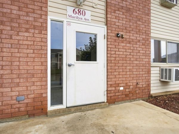 680 Marilyn Avenue, Unit 210, Glendale Heights, IL 60139