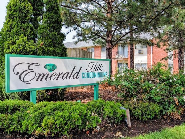 680 Marilyn Avenue, Unit 210, Glendale Heights, IL 60139