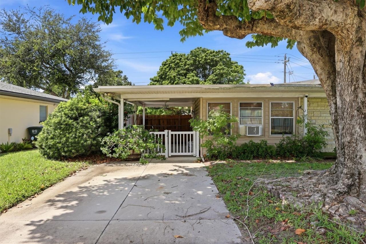 1302 32nd Street W, Bradenton, FL 34205 Photo