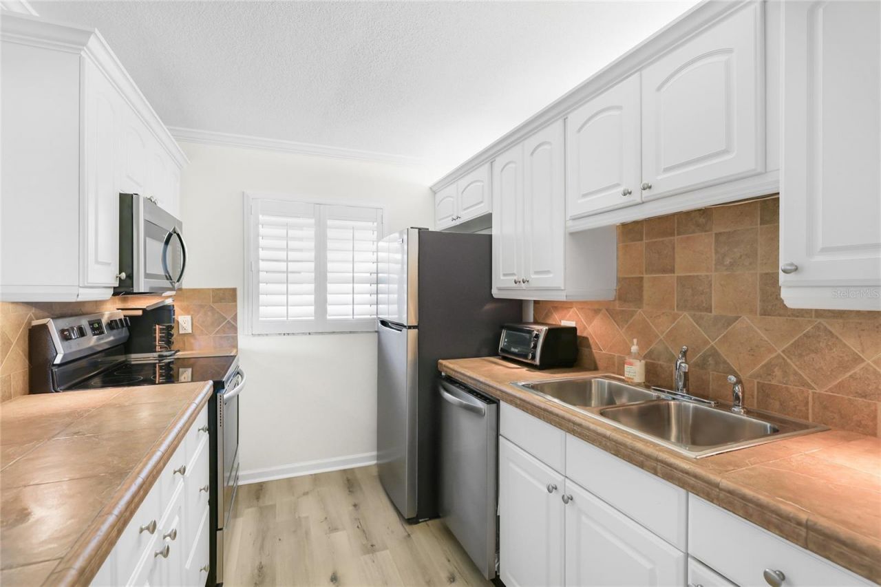 3240 Gulf Of Mexico Drive, Unit B504, Longboat Key, FL 34228 Photo