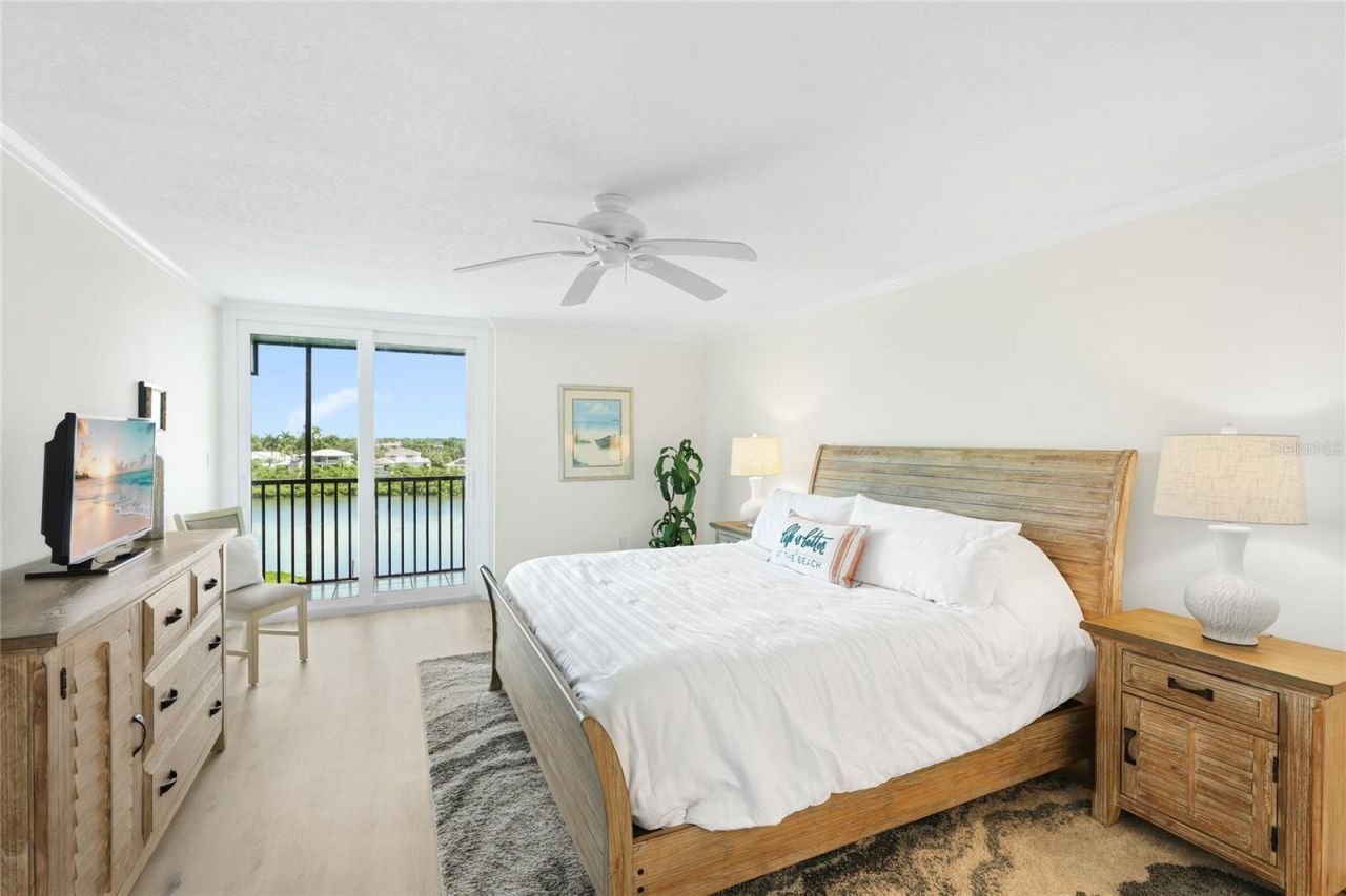 3240 Gulf Of Mexico Drive, Unit B504, Longboat Key, FL 34228 Photo