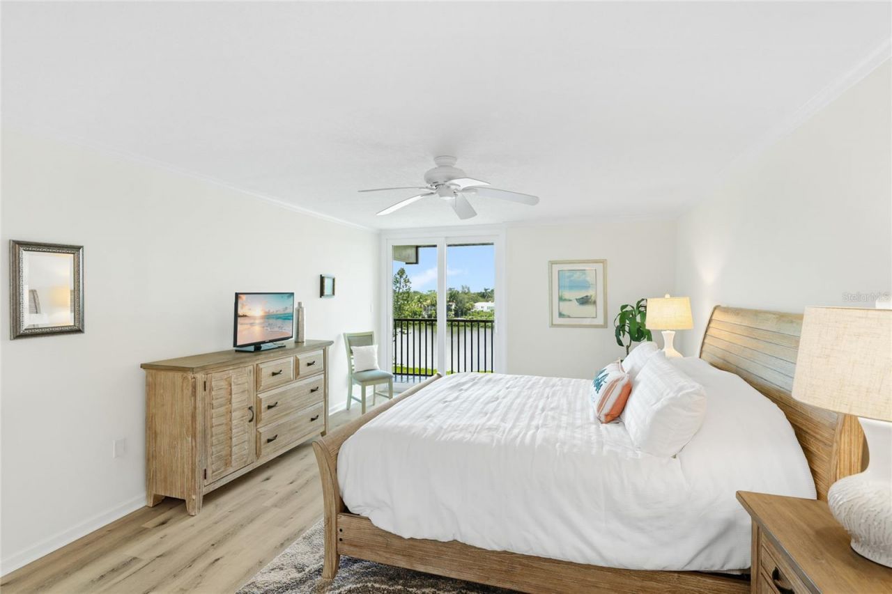 3240 Gulf Of Mexico Drive, Unit B504, Longboat Key, FL 34228 Photo