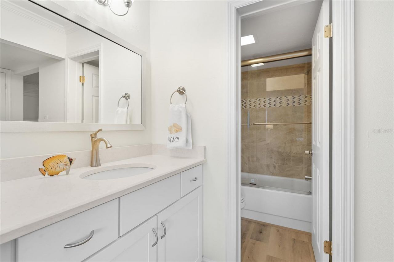 3240 Gulf Of Mexico Drive, Unit B504, Longboat Key, FL 34228 Photo