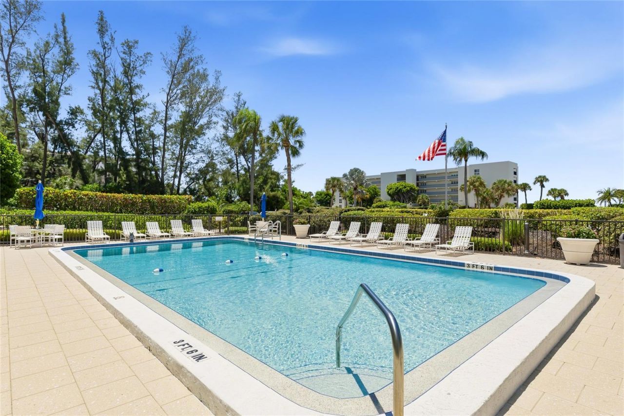 3240 Gulf Of Mexico Drive, Unit B504, Longboat Key, FL 34228 Photo