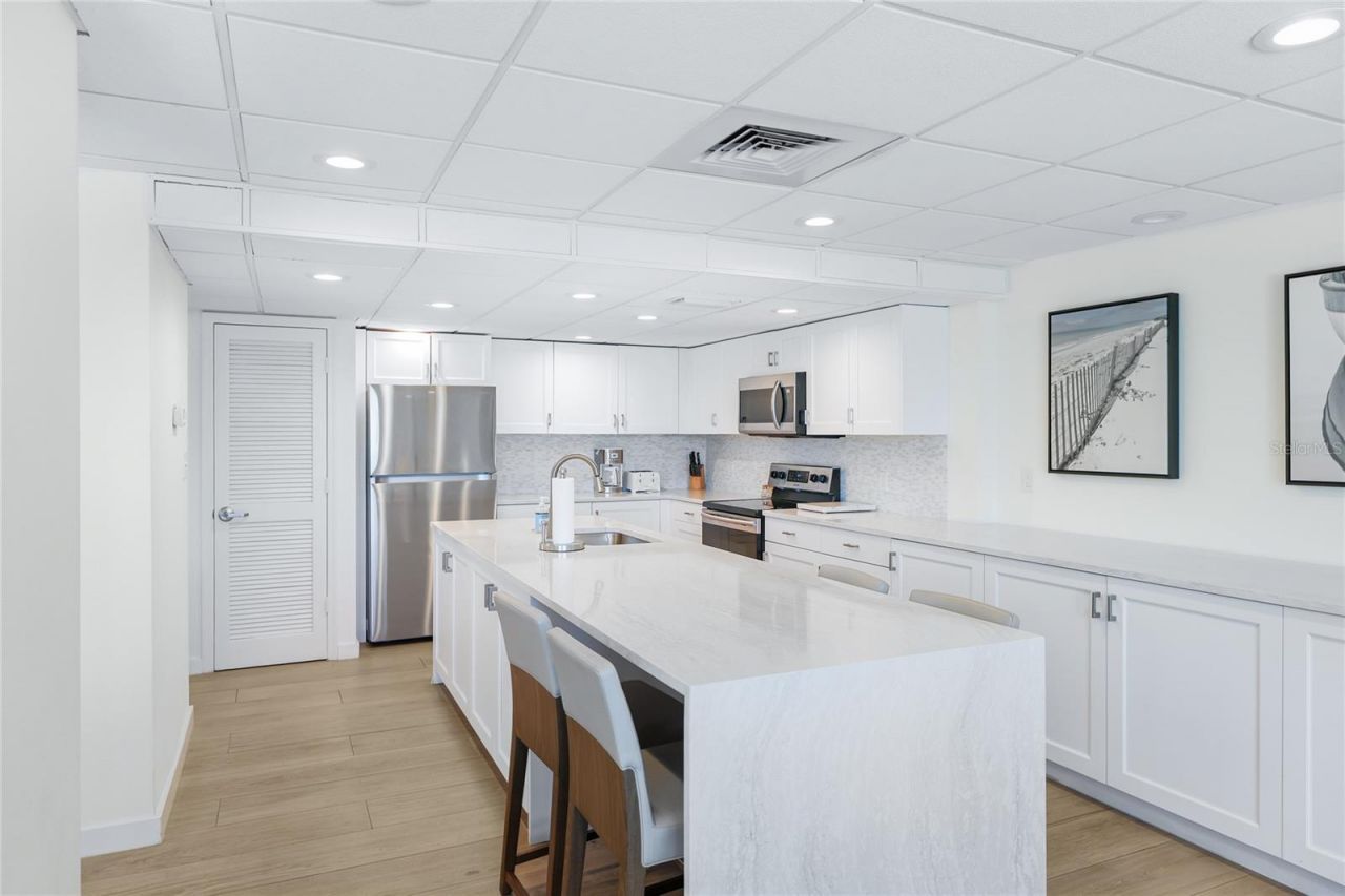 3240 Gulf Of Mexico Drive, Unit B504, Longboat Key, FL 34228 Photo