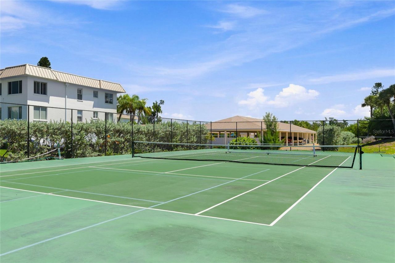 3240 Gulf Of Mexico Drive, Unit B504, Longboat Key, FL 34228 Photo