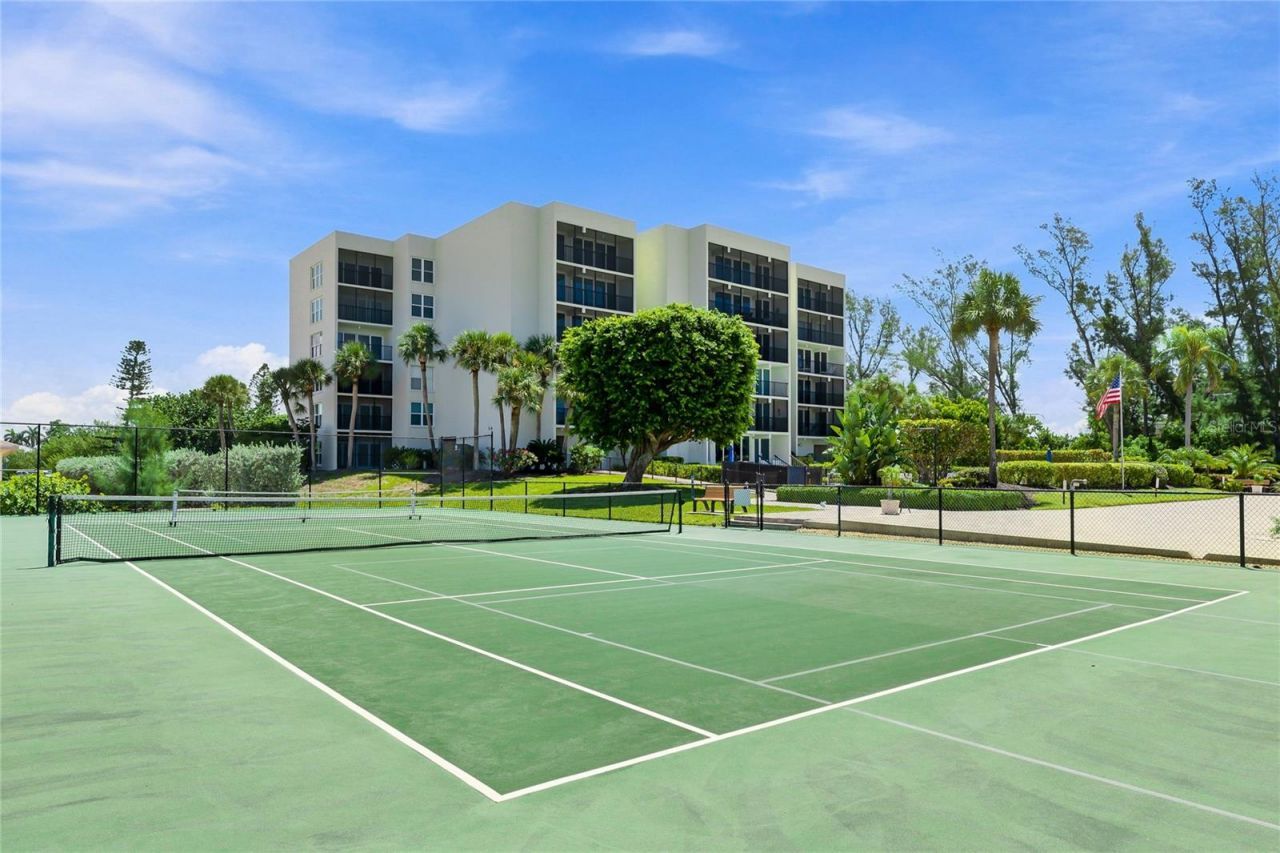 3240 Gulf Of Mexico Drive, Unit B504, Longboat Key, FL 34228 Photo