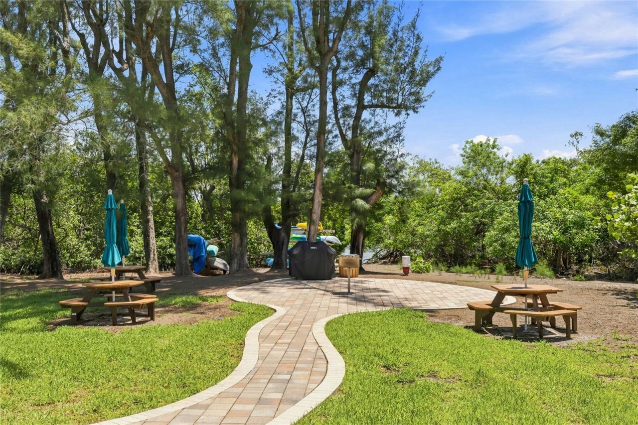 3240 Gulf Of Mexico Drive, Unit B504, Longboat Key, FL 34228 Photo