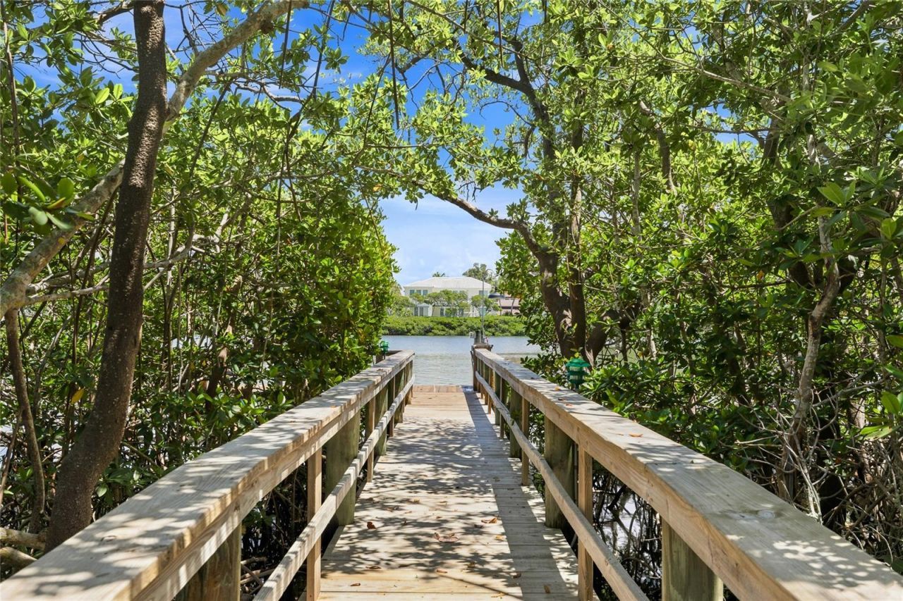 3240 Gulf Of Mexico Drive, Unit B504, Longboat Key, FL 34228 Photo