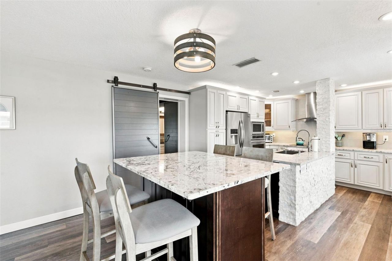 5023 Starfish Drive Se, Unit E, Saint Petersburg, FL 33705 Photo