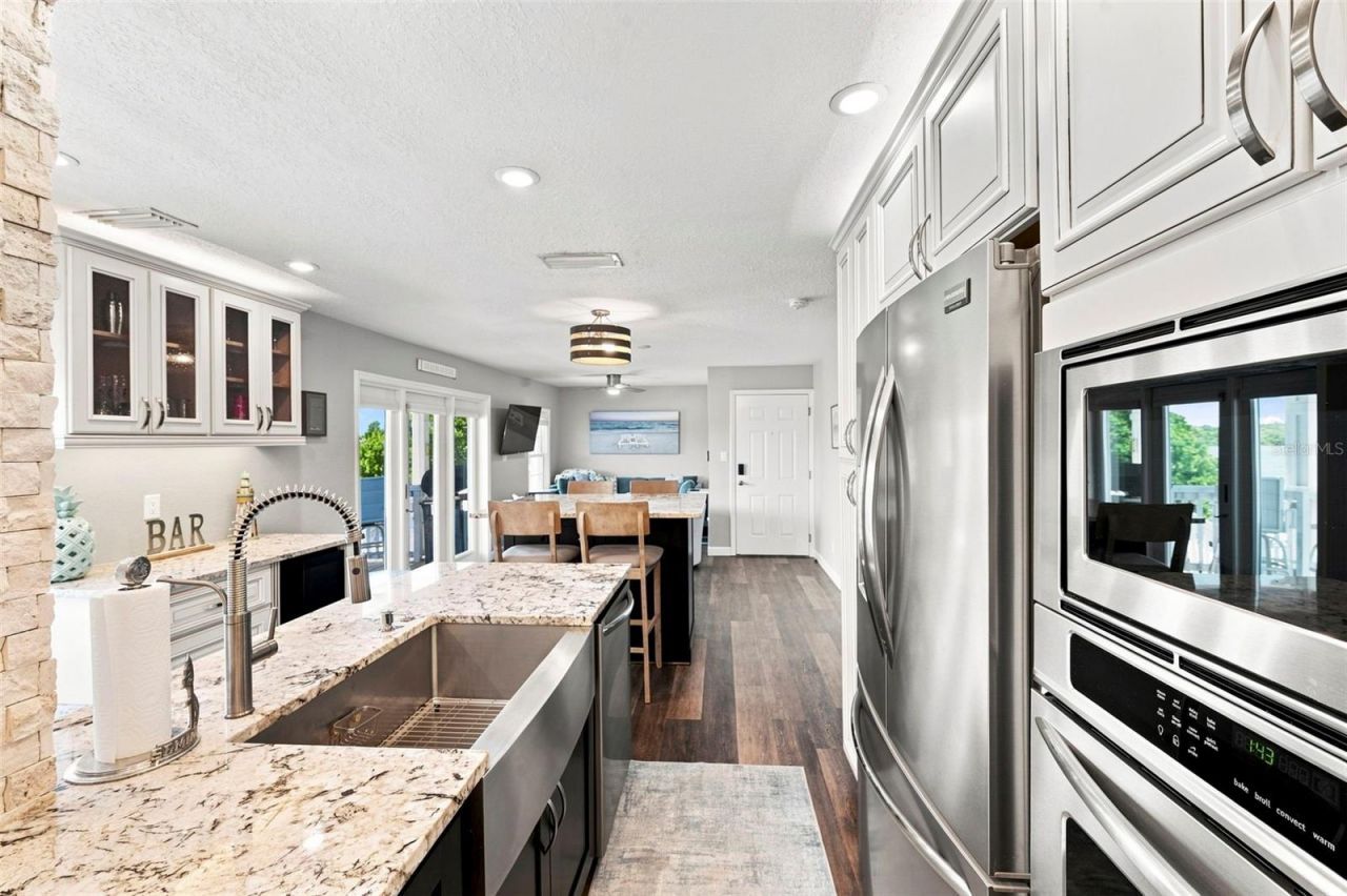 5023 Starfish Drive Se, Unit E, Saint Petersburg, FL 33705 Photo