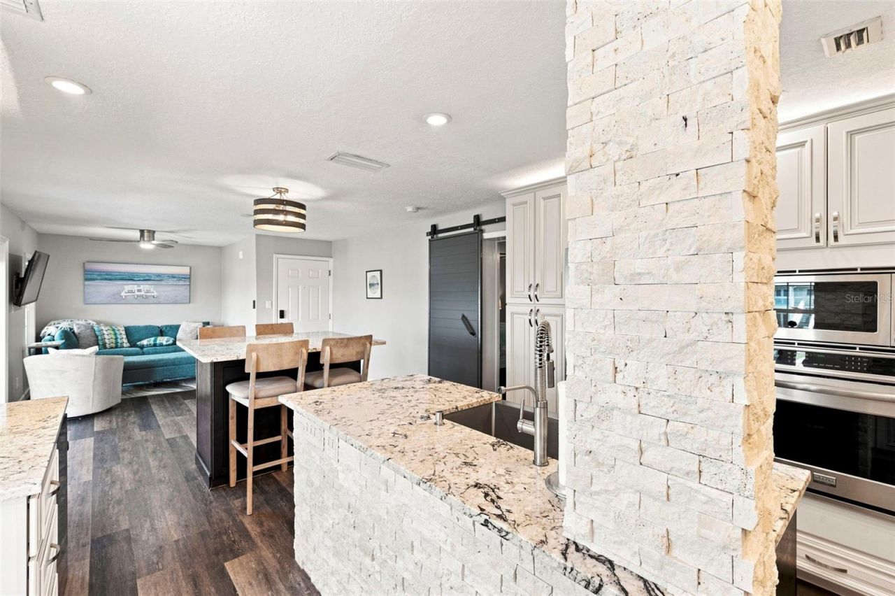 5023 Starfish Drive Se, Unit E, Saint Petersburg, FL 33705 Photo