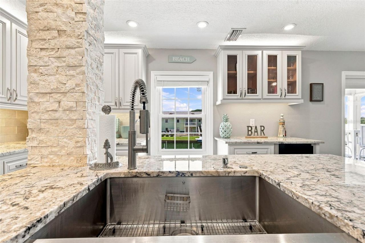 5023 Starfish Drive Se, Unit E, Saint Petersburg, FL 33705 Photo