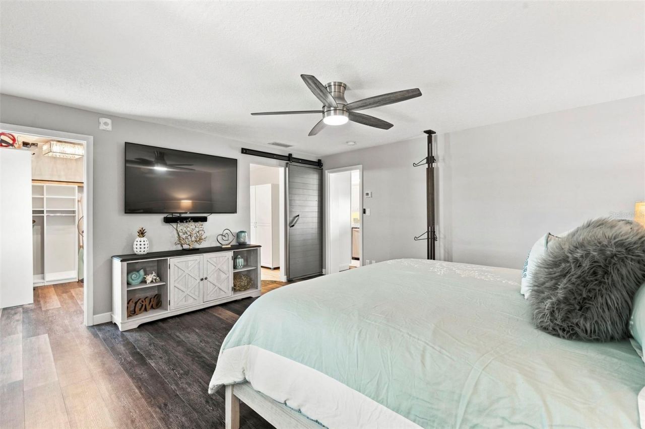 5023 Starfish Drive Se, Unit E, Saint Petersburg, FL 33705 Photo