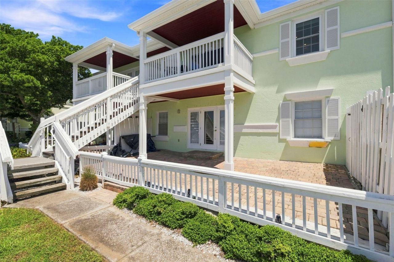 5023 Starfish Drive Se, Unit E, Saint Petersburg, FL 33705 Photo