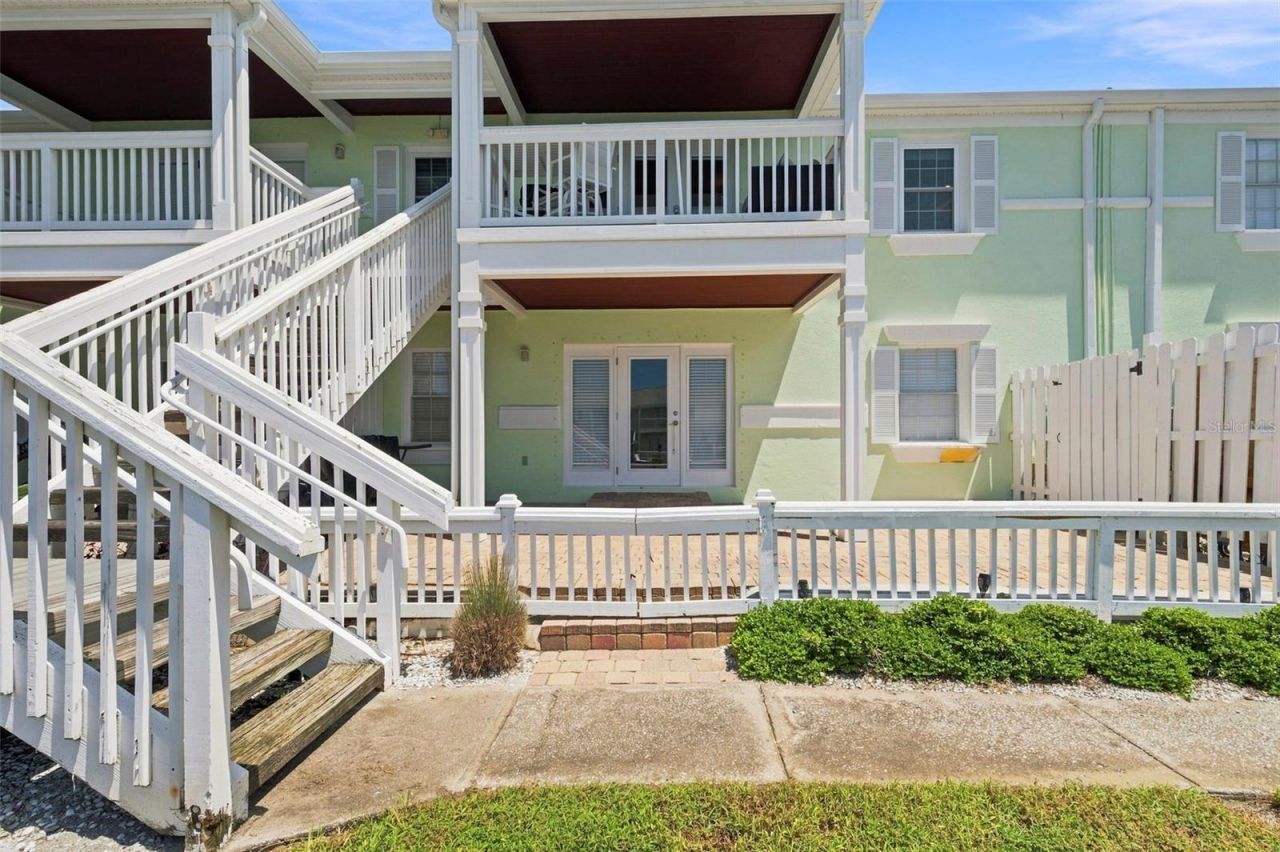 5023 Starfish Drive Se, Unit E, Saint Petersburg, FL 33705 Photo