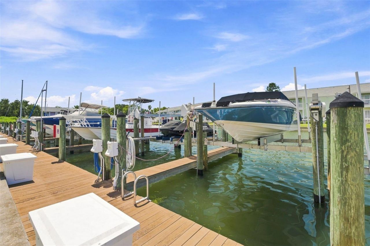 5023 Starfish Drive Se, Unit E, Saint Petersburg, FL 33705 Photo