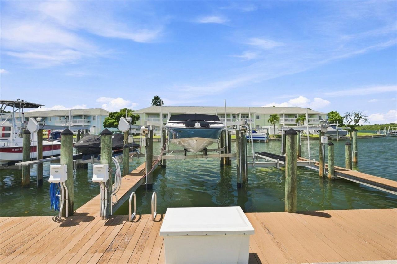 5023 Starfish Drive Se, Unit E, Saint Petersburg, FL 33705 Photo