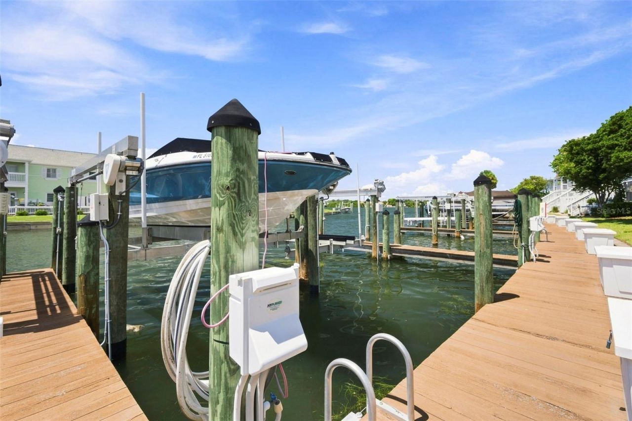 5023 Starfish Drive Se, Unit E, Saint Petersburg, FL 33705 Photo