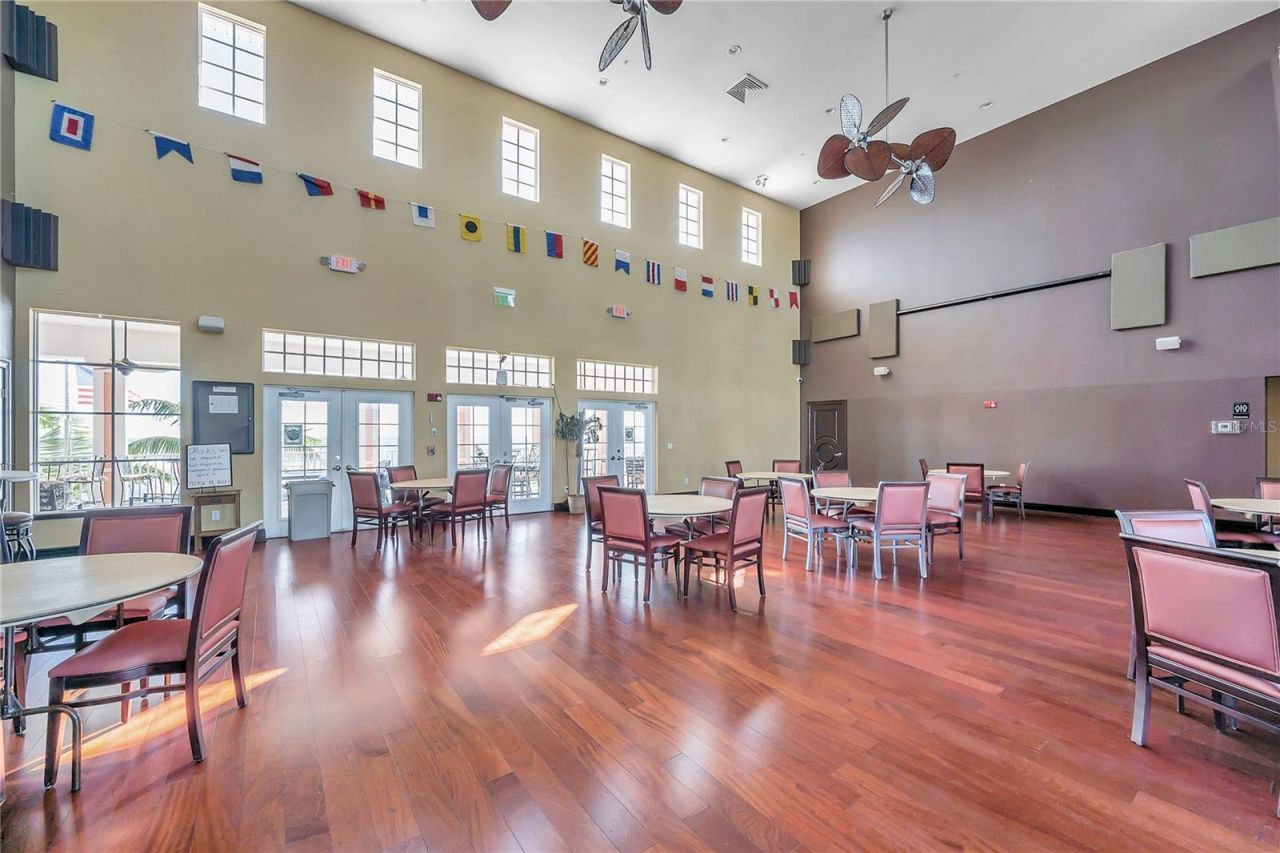 5023 Starfish Drive Se, Unit E, Saint Petersburg, FL 33705 Photo