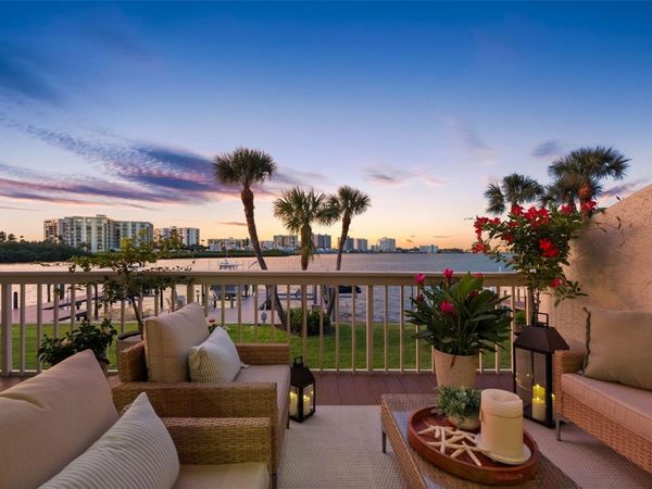 160 MARINA DEL REY COURT , CLEARWATER, FL 33767