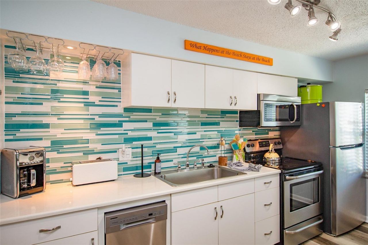 308 2nd Street N, Unit 201, Bradenton Beach, FL 34217 Photo