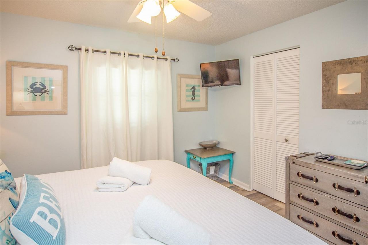 308 2nd Street N, Unit 201, Bradenton Beach, FL 34217 Photo