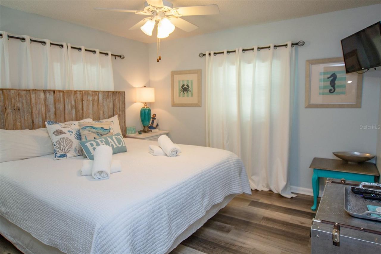 308 2nd Street N, Unit 201, Bradenton Beach, FL 34217 Photo
