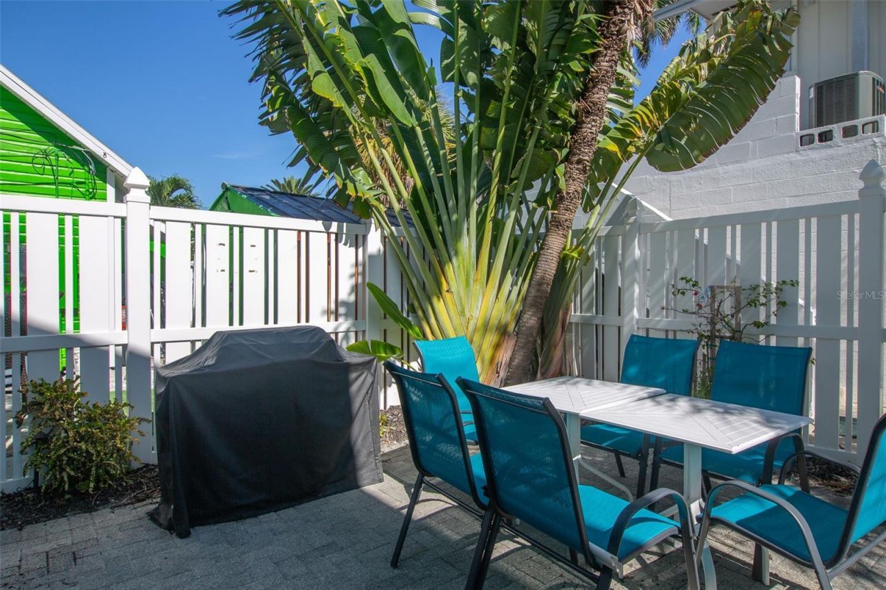 308 2nd Street N, Unit 201, Bradenton Beach, FL 34217 Photo