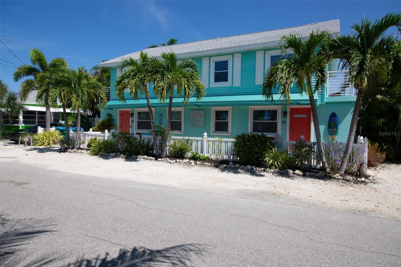 308 2nd Street N, Unit 201, Bradenton Beach, FL 34217 Photo