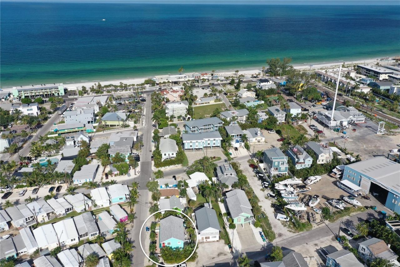308 2nd Street N, Unit 201, Bradenton Beach, FL 34217 Photo