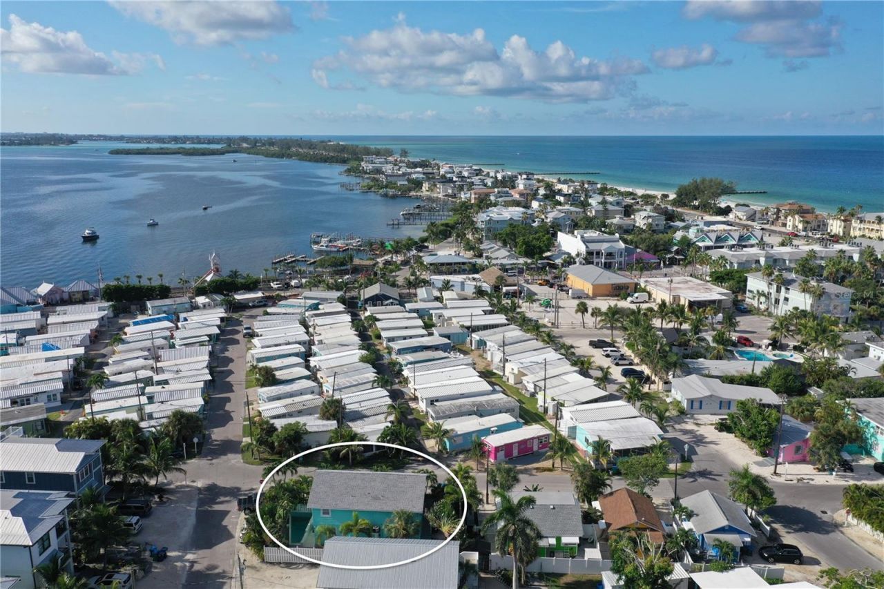 308 2nd Street N, Unit 201, Bradenton Beach, FL 34217 Photo