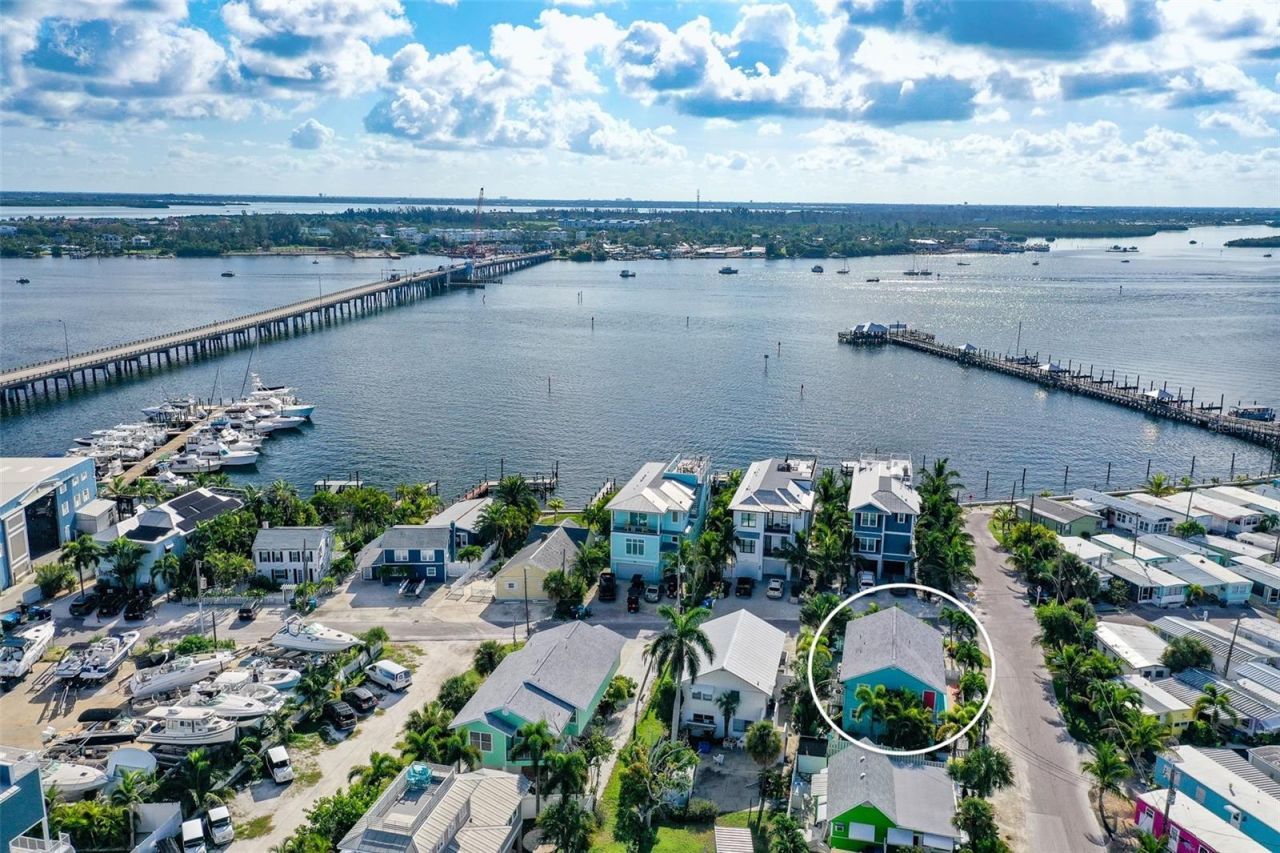 308 2nd Street N, Unit 201, Bradenton Beach, FL 34217 Photo